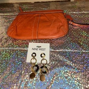 🔥🔥Coach Classic Red Clutch With Nine West Earrings